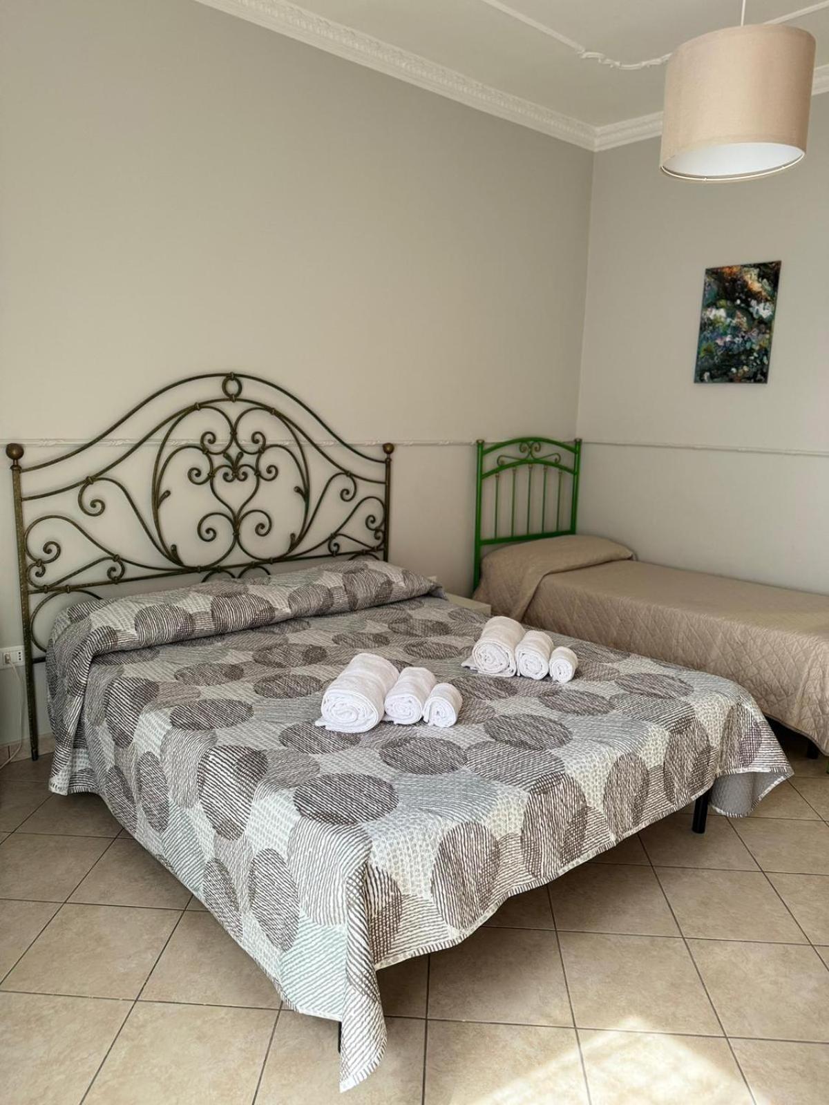 La Casa Del Mulino Appartement Catánia Buitenkant foto