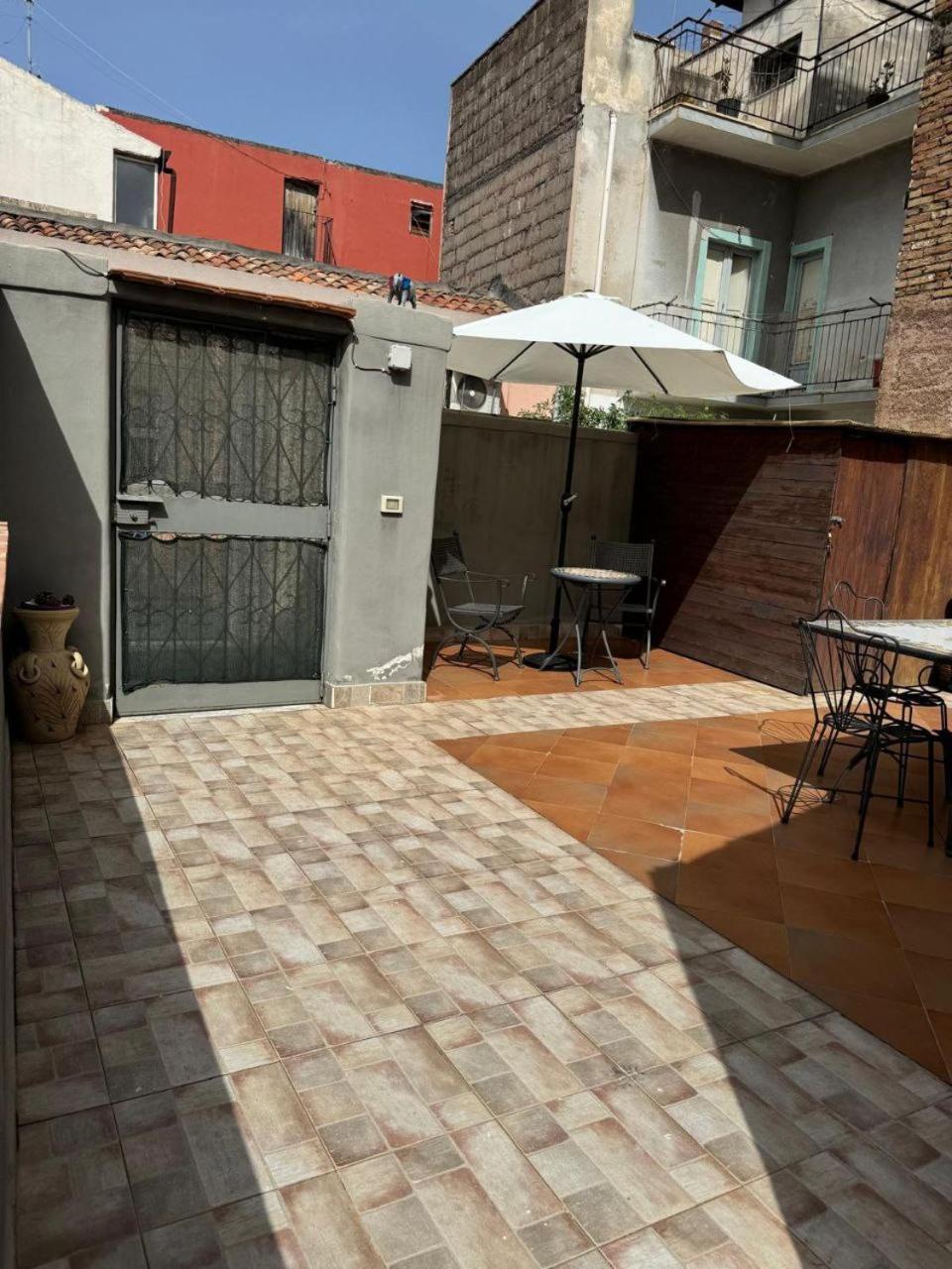 La Casa Del Mulino Appartement Catánia Buitenkant foto